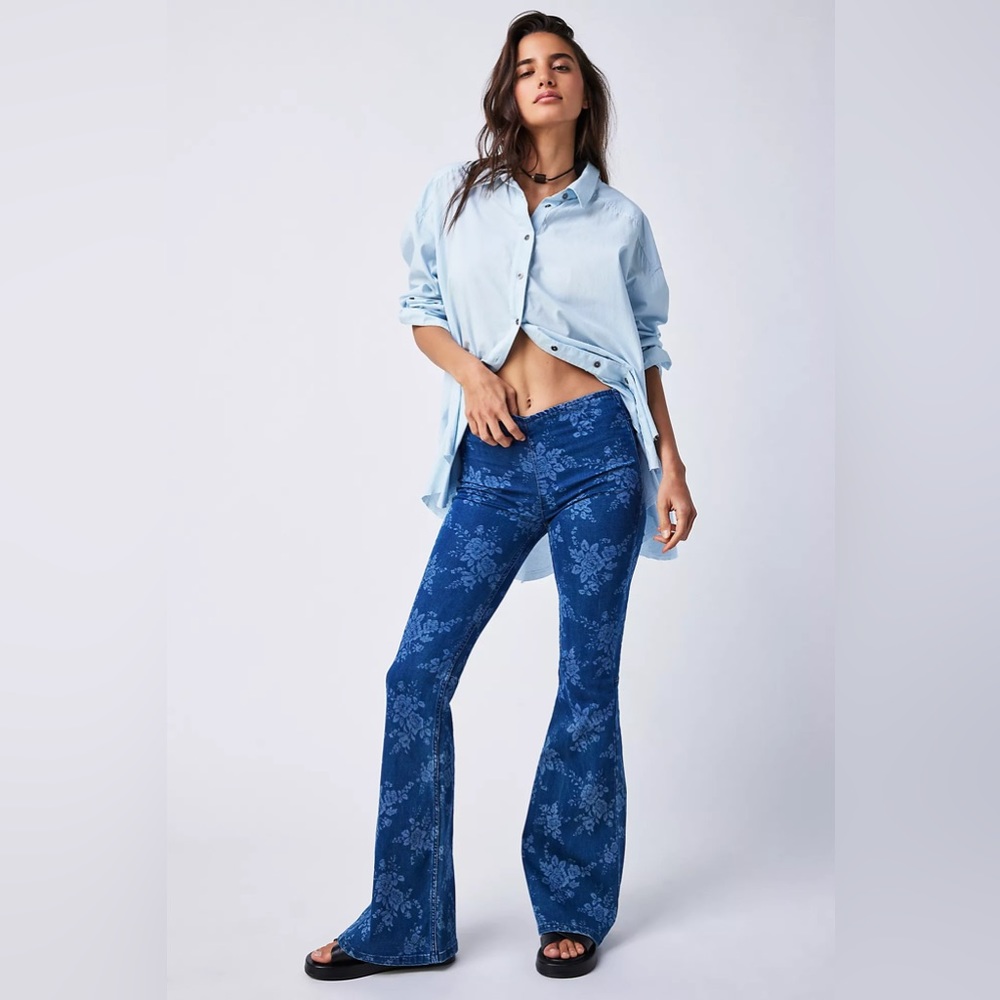🌟FREE PEOPLE We The Free Penny Pull-On Printed Flare Jeans-Size 29 - Picture 2 of 15